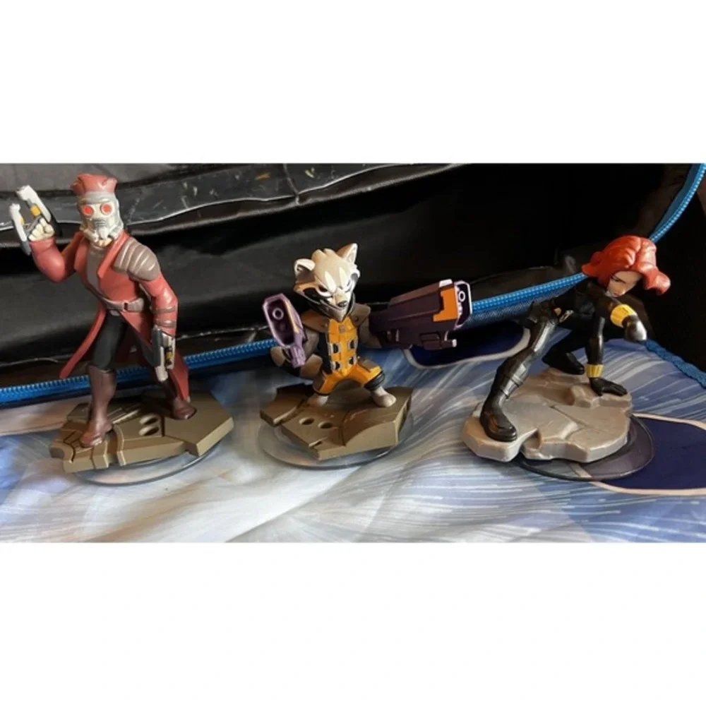 Disney Infinity Lot 2.0 Game, Portal, Case, & 6 Figures‎